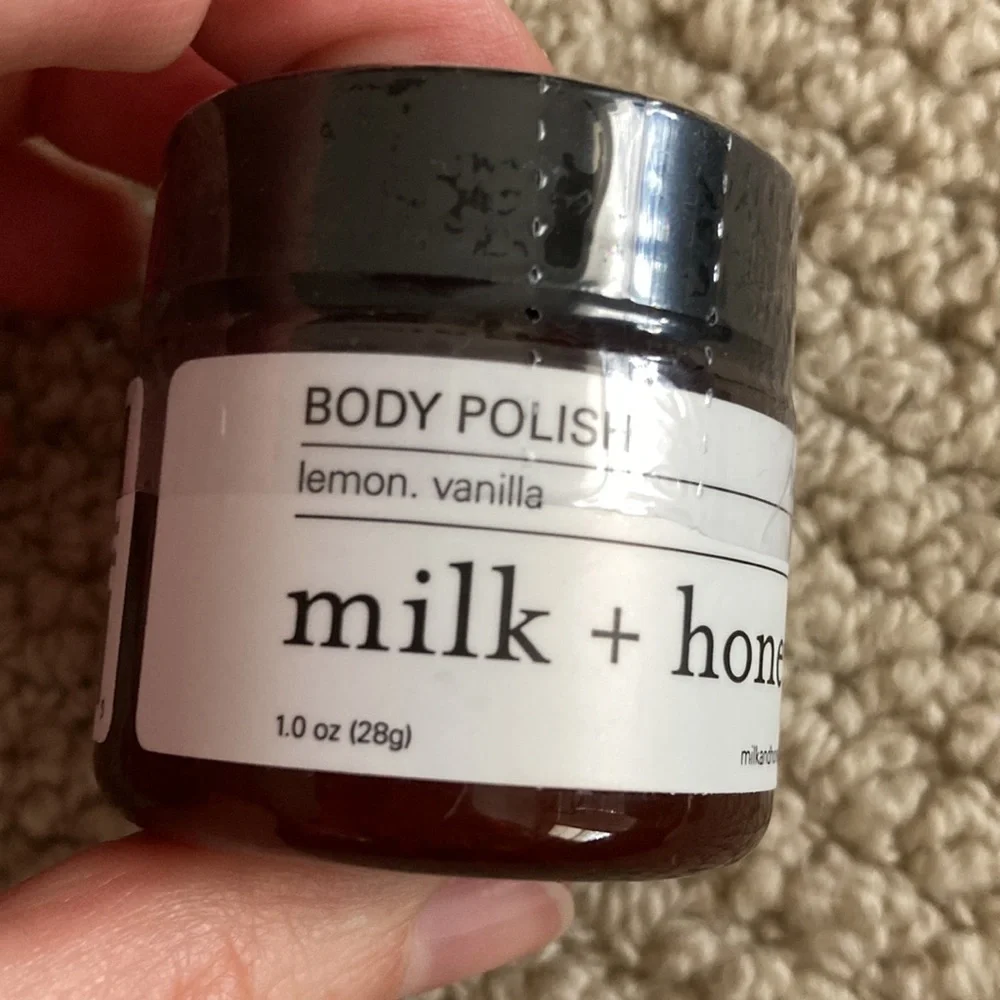 Milk + honey Body Polish Number 5 Lemon Vanilla 1 oz Body Exfoliation SEALED